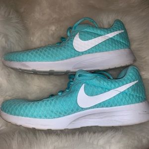 Nike Shoes - NIKE Tanjun ๐๐๐๐ Nike Shoes - NIKE Tanjun ๐๐๐๐